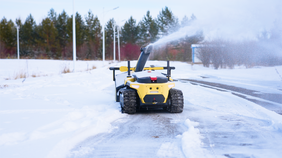 YARBO PRO (MED SNÖSLUNGAMODUL OCH GRÄSKLIPPARMODUL) NYHET!